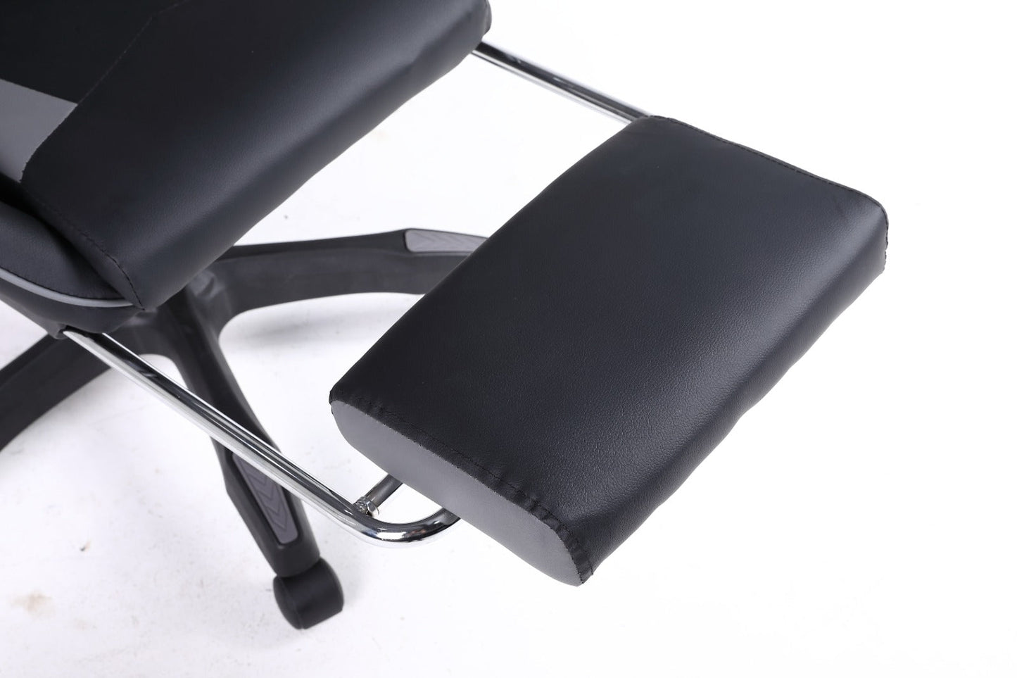 Reclining Office Chair with Footrest – Ergonomic Gaming & Executive Chair
