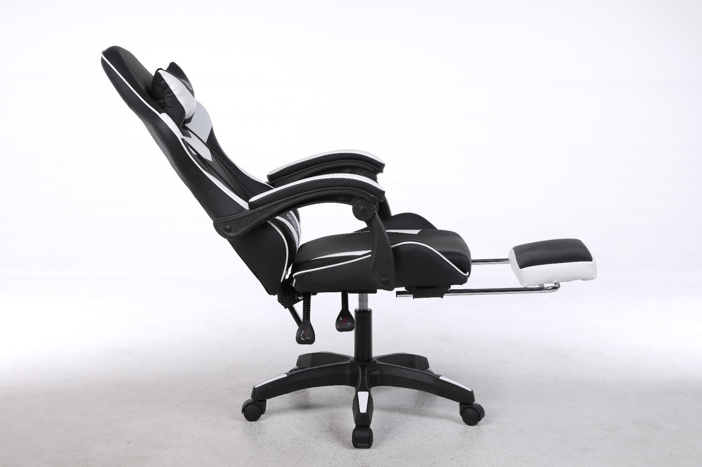 Gaming Chair with Footrest – Ergonomic Reclining Office & Gaming Chair