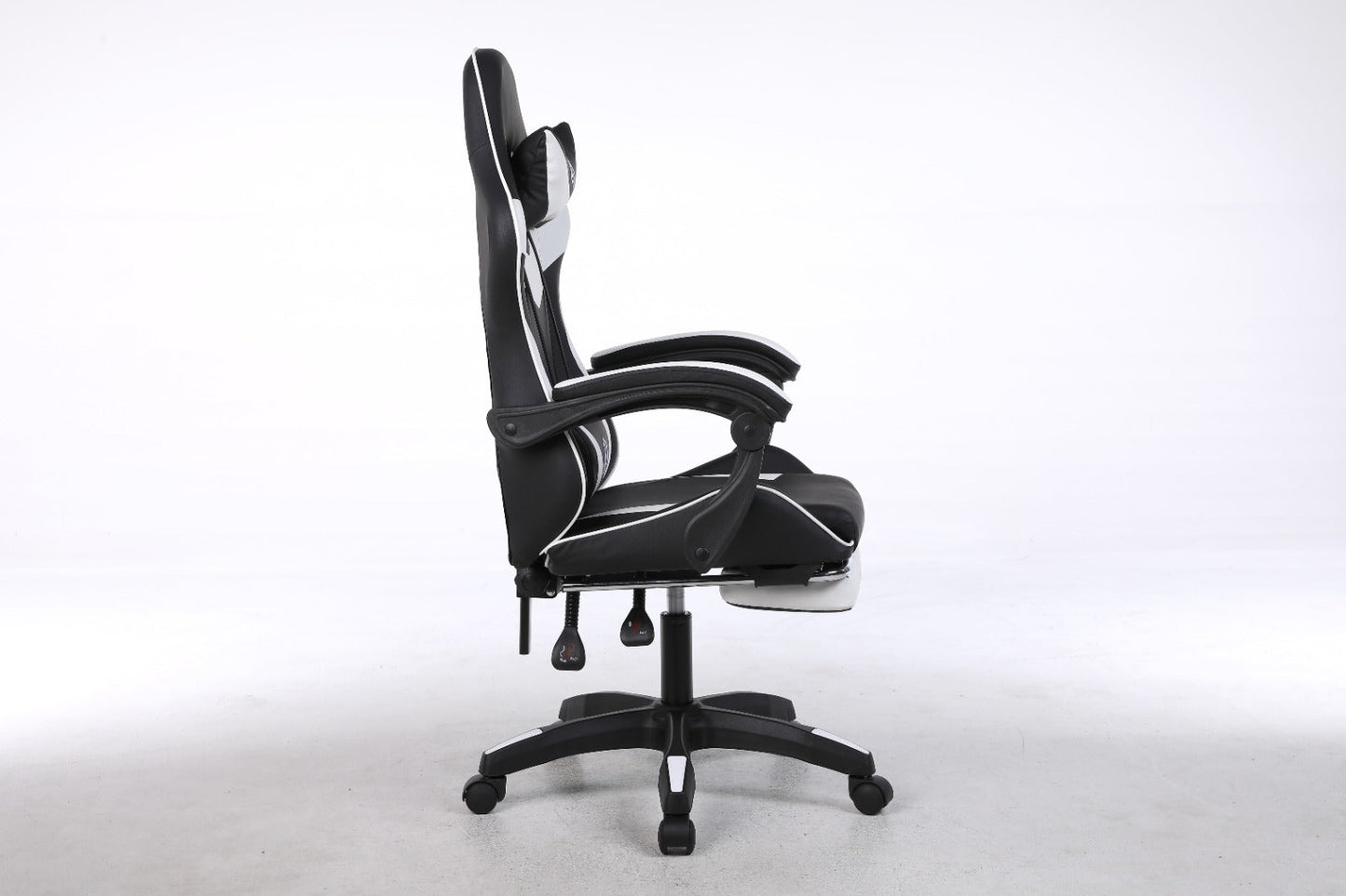 Gaming Chair with Footrest – Ergonomic Reclining Office & Gaming Chair