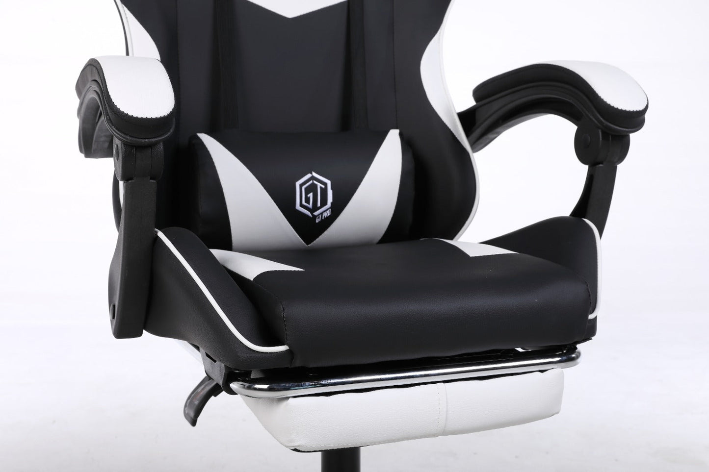 Gaming Chair with Footrest – Ergonomic Reclining Office & Gaming Chair