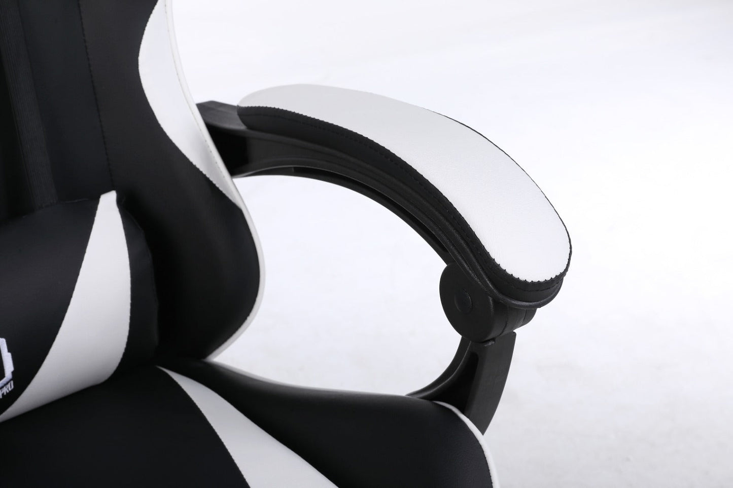 Gaming Chair with Footrest – Ergonomic Reclining Office & Gaming Chair
