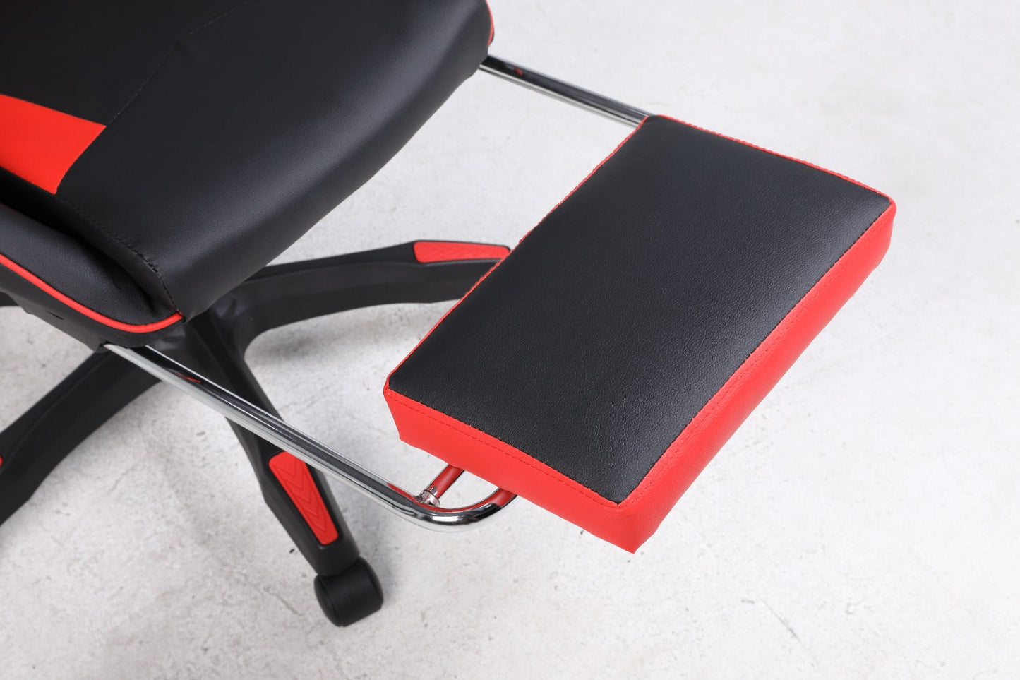 Gaming Chair with Footrest – Ergonomic Reclining Office & Gaming Chair