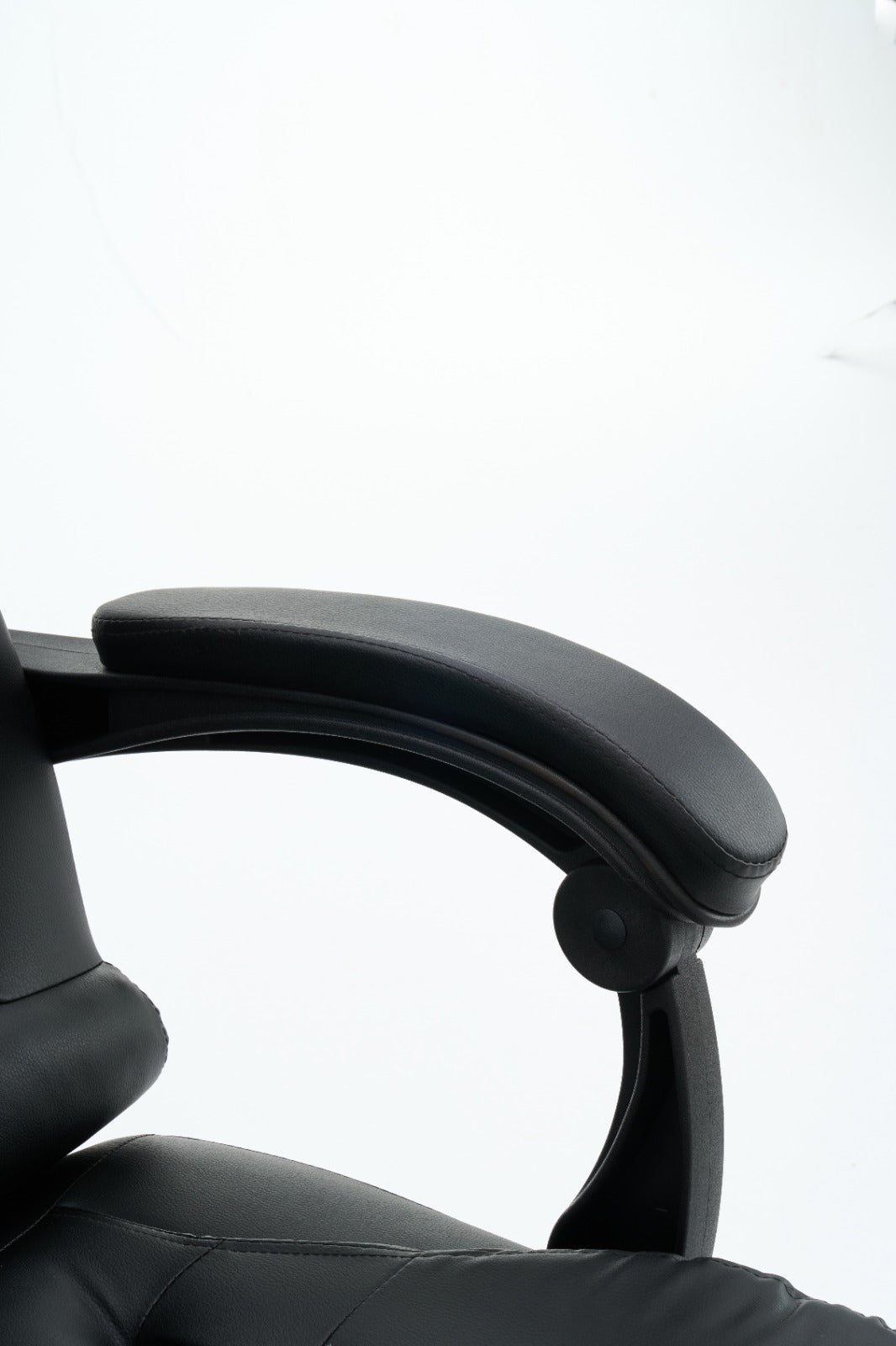 Reclining Office Chair with Footrest – Ergonomic Gaming & Executive Chair