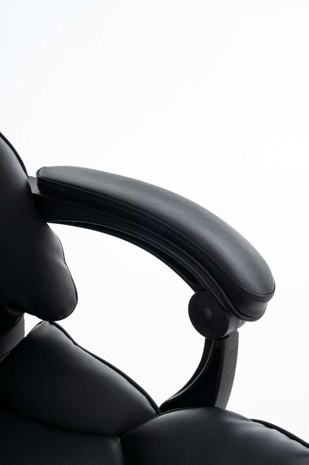 Gaming Chair with Footrest – Ergonomic Reclining Office & Gaming Chair